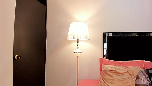 lilithTeen1  online show from 02/18/26, 04:30