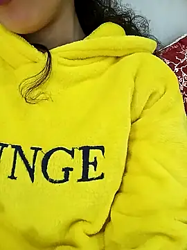 jijijoudia online show from 03/23/25, 02:37