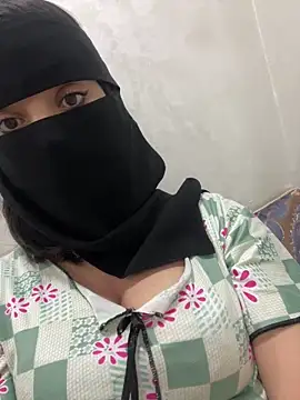 jijijoudia online show from 10/15/25, 11:38