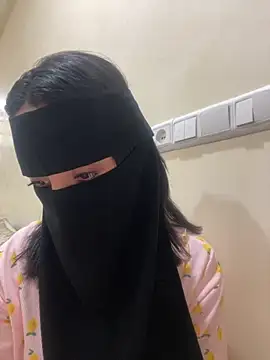 jijijoudia online show from 10/17/25, 11:51