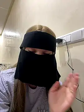 jijijoudia online show from 11/14/25, 12:31