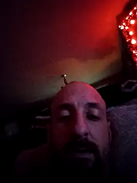 Snapshot of armdy371 chatting on 12/15/25, 07:23 armdy371 online show from 12/15/25, 07:23