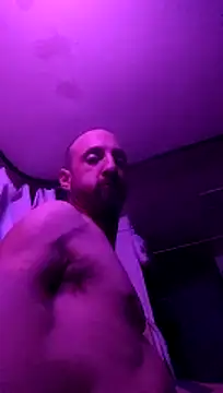 Snapshot of armdy371 chatting on 12/17/25, 07:58 armdy371 online show from 12/17/25, 07:58