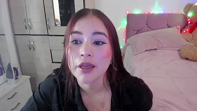 Snapshot of hotbbc_wife chatting on 02/17/25, 07:53 hotbbc wife online show from 02/17/25, 07:53