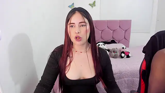 Snapshot of hotbbc_wife chatting on 11/06/25, 11:26 hotbbc wife online show from 11/06/25, 11:26