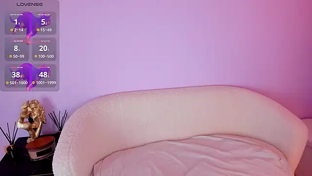 Snapshot of NatalyThorn88 chatting on 10/19/25, 05:08 NatalyThorn88 online show from 10/19/25, 05:08