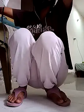 Snapshot of _SonPari_ chatting on 12/08/24, 08:20 SonPari online show from 12/08/24, 08:20