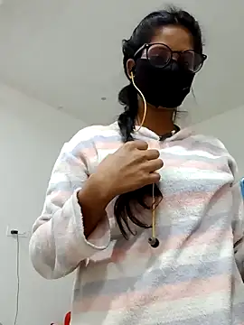 Snapshot of _SonPari_ chatting on 12/10/24, 01:00 SonPari online show from 12/10/24, 01:00