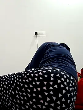 Snapshot of _SonPari_ chatting on 12/13/24, 04:33 SonPari online show from 12/13/24, 04:33