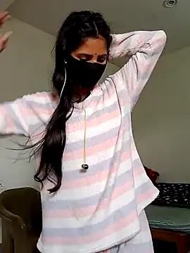 Snapshot of _SonPari_ chatting on 12/14/24, 05:07 SonPari online show from 12/14/24, 05:07