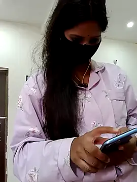 Snapshot of _SonPari_ chatting on 12/15/24, 06:40 SonPari online show from 12/15/24, 06:40