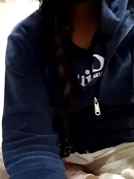 Snapshot of _SonPari_ chatting on 12/31/24, 10:01 SonPari online show from 12/31/24, 10:01