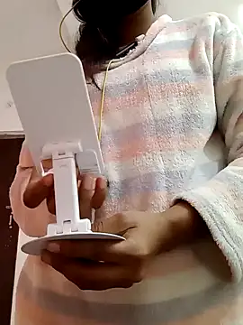 Snapshot of _SonPari_ chatting on 01/04/25, 06:30 SonPari online show from 01/04/25, 06:30