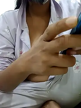 Snapshot of _SonPari_ chatting on 02/25/25, 04:10 SonPari online show from 02/25/25, 04:10