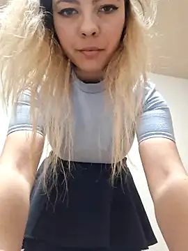 Snapshot of allinqueen chatting on 02/26/25, 04:03 allinqueen online show from 02/26/25, 04:03