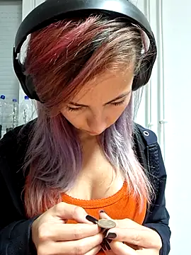 Snapshot of allinqueen chatting on 10/01/25, 01:55 allinqueen online show from 10/01/25, 01:55