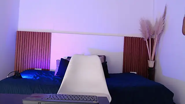 zander 2120 online show from 02/06/25, 01:32