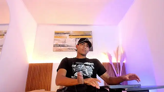 zander 2120 online show from 06/23/26, 01:42