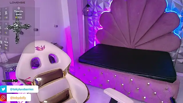 toky doll online show from 10/10/25, 09:25