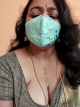 Snapshot of neelu-hoty chatting on 03/11/25, 09:34 neelu-hoty online show from 03/11/25, 09:34