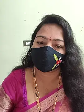 Snapshot of neelu-hoty chatting on 10/22/25, 07:52 neelu-hoty online show from 10/22/25, 07:52