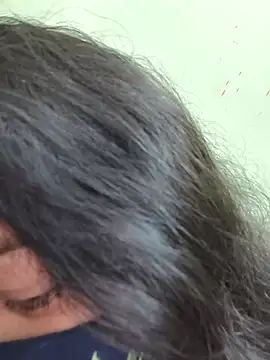 Snapshot of neelu-hoty chatting on 10/27/25, 08:29 neelu-hoty online show from 10/27/25, 08:29