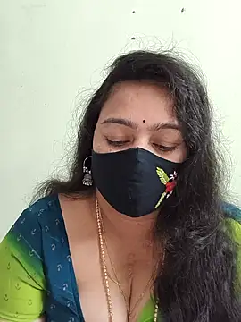 Snapshot of neelu-hoty chatting on 11/11/25, 12:49 neelu-hoty online show from 11/11/25, 12:49