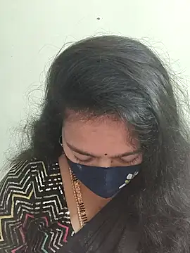 Snapshot of neelu-hoty chatting on 12/05/25, 02:25 neelu-hoty online show from 12/05/25, 02:25