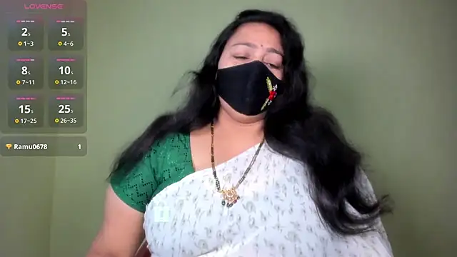 neelu-hoty online show from 06/05/26, 08:53