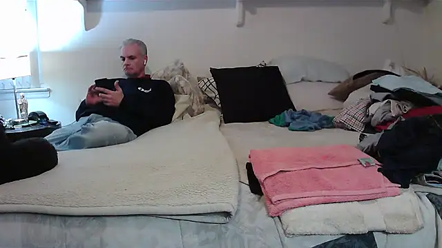 Hand69someguy online show from 11/24/25, 09:03