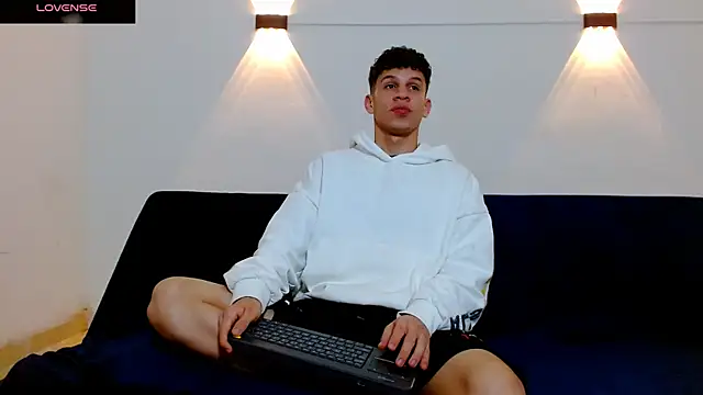 Snapshot of jeff_ross chatting on 12/20/25, 10:55 jeff ross online show from 12/20/25, 10:55