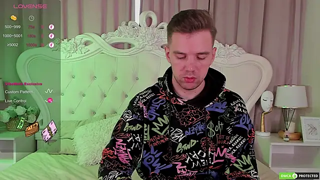 ArthurWhitee online show from 11/06/25, 08:48