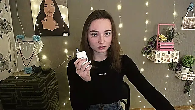  Barbie Kiss  online show from 02/02/25, 12:24