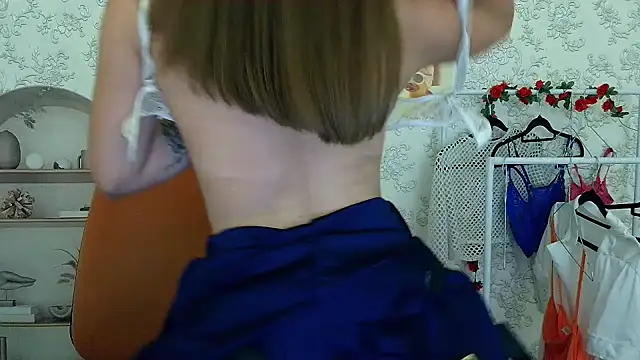  Barbie Kiss  online show from 10/20/25, 02:39