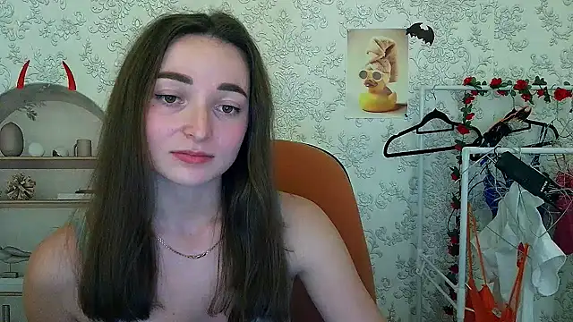  Barbie Kiss  online show from 11/01/25, 10:45