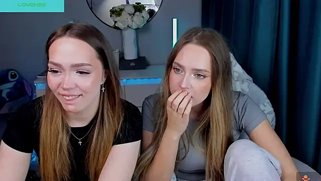 YaraKroft  online show from 12/16/25, 05:29