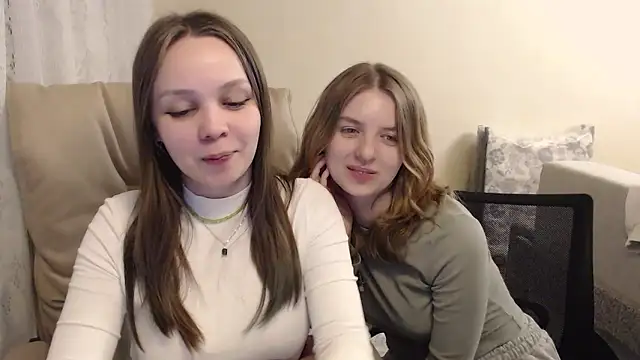 Emi1y Angel11 online show from 01/28/25, 04:30