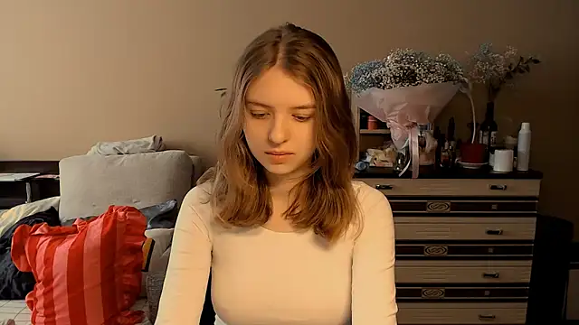 Emi1y Angel11 online show from 02/15/26, 04:31