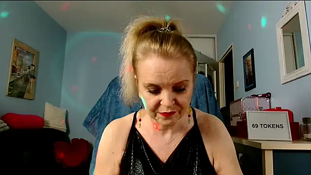 sexyjennyeu online show from 03/11/26, 09:32