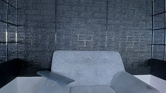 Hanna lens online show from 10/17/25, 06:54