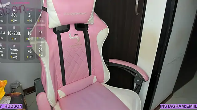 emily huddson  online show from 03/05/25, 06:12