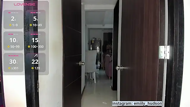 emily huddson  online show from 10/11/25, 08:51