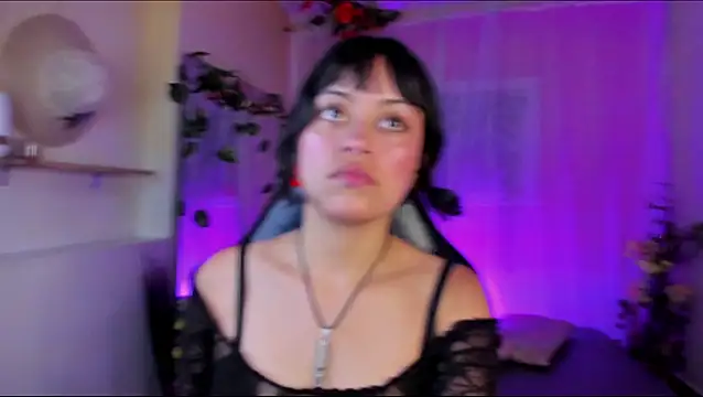 Snapshot of vanelope11 chatting on 03/15/25, 04:10 vanelope11 online show from 03/15/25, 04:10