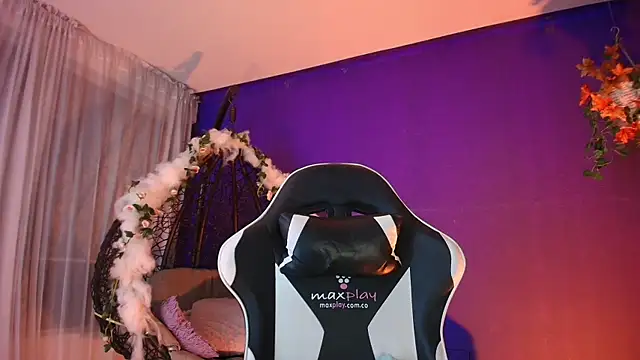 vanelope11 online show from 04/18/26, 02:59