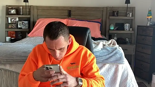 PeytonJohnn online show from 10/27/25, 04:44