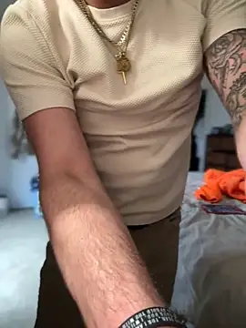 PeytonJohnn online show from 11/25/25, 08:42