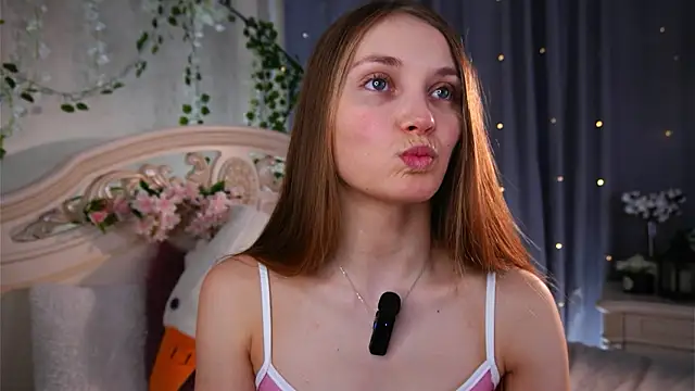 MonaEldon online show from 03/30/26, 02:45