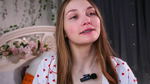 MonaEldon online show from 04/16/26, 02:12