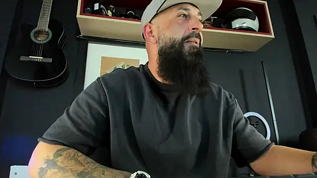 axxelrich  online show from 02/02/25, 11:19