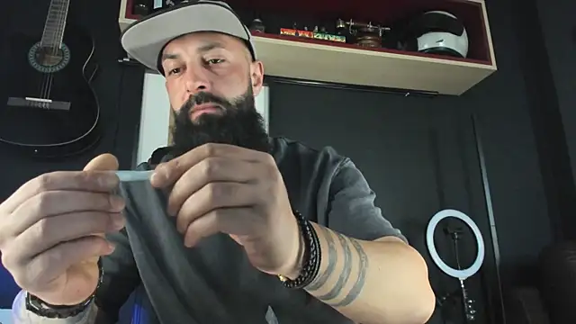 axxelrich  online show from 02/04/25, 06:14